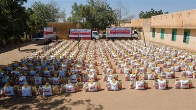 الجمعية الكويتية للإغاثة توزع 100 طن مساعدات غذائية على النازحين بولاية كسلا شرق السودان