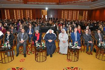 العوضي: نؤمن بأهمية تطوير العنصر البشري في القطاع الصحي
