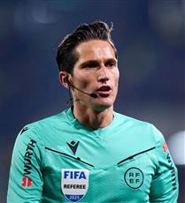 تجميد حكم مباراة ريال مدريد وأوساسونا صاحب واقعة طرد بيلينغهام