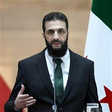 أحمد الشرع يقرر صرف منحة راتب شهر للموظفين في سوريا
