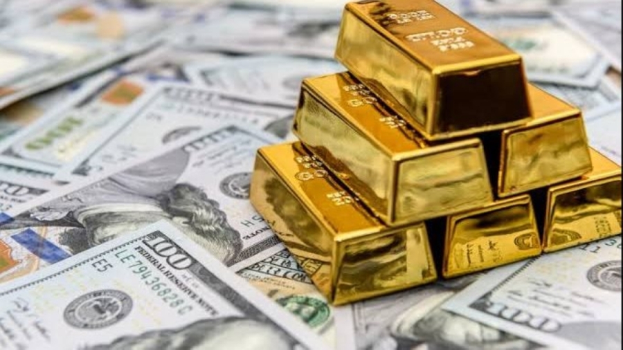 الذهب يرتفع بدفعة من تراجع الدولار وتزايد الطلب على الملاذ الآمن