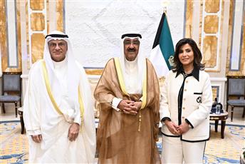 سمو الأمير يستقبل وزير التعليم العالي حيث قدم لسموه مدير جامعة الكويت بمناسبة تعيينها بمنصبها الجديد