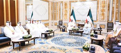 سمو الأمير يستقبل وزير الخارجية ورؤساء البعثات الدبلوماسية الجدد