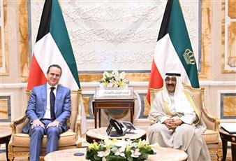 سمو الأمير يستقبل وزير النفط والرئيس التنفيذي لشركة شل للطاقة العالمية ورئيس مجموعة شركات شل