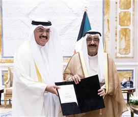 سمو أمير البلاد يستقبل وزير التربية