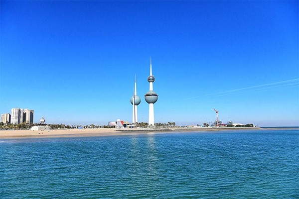 “الأرصاد”: طقس شديد الحرارة والرياح متقلبة الاتجاه.. و”العظمى” 49