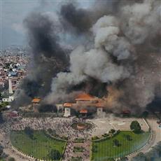 إجلاء مسؤولين حكوميين في نيبال بطائرات هليكوبتر عسكرية