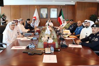 رئيس الطيران المدني يجتمع مع أعضاء اللجنة العليا للبحث والإنقاذ