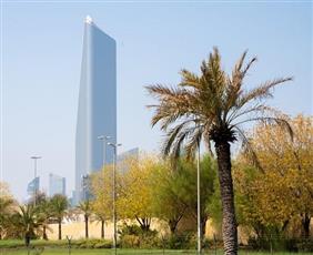 طقس مائل للحرارة وغائم جزئياً نهارًا مائل للبرودة ليلًا.. والعظمى 31