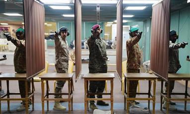 رئيس الأركان يرعى ختام بطولة رماية المسدس لوحدات الجيش