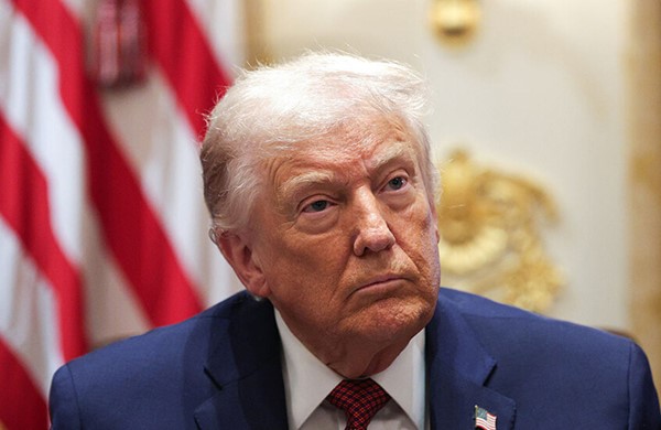 «نيويورك تايمز»: ترامب تلقّى تقارير استخبارية بأن النظام الإيراني في أضعف حالاته