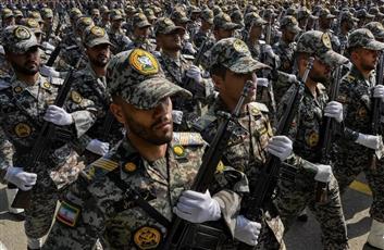 إيران تهدد باستهداف القواعد الأمريكية في الشرق الأوسط ردًا على أي تصعيد