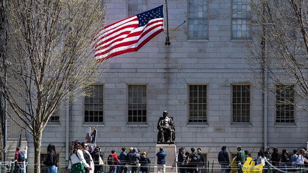 ترامب سيطالب جامعة هارفرد بتعويضات قيمتها مليار دولار