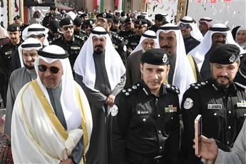 محافظو الكويت يرفعون العلم ويجددون الولاء للوطن