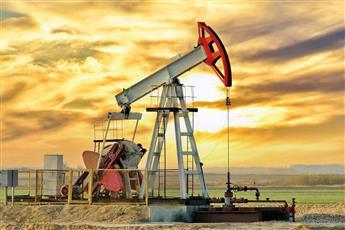 النفط يواصل التراجع قبيل المحادثات النووية الأمريكية الإيرانية
