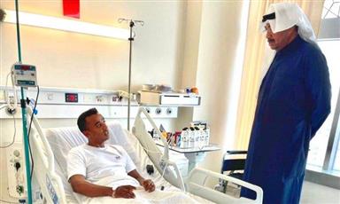 وزير الدفاع يطمئن على صحة الرقيب المصاب أثناء تأدية عمله