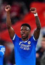 يويفا يحقق في اتهامات عنصرية ضد لاعب بنفيكا تجاه فينيسيوس جونيور