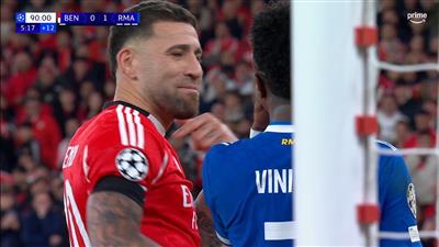 شنايدر يفتح النار على أوتامندي: “ميسي من جلب المونديال وليس وشمك”