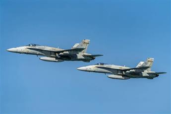 عرض جوي وبحري يزين سماء الكويت احتفالا بالأعياد الوطنية