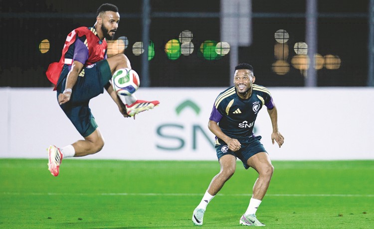 «الأخضر» السعودي و«الفراعنة».. قمة مونديالية في جدة