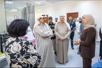 سمو رئيس مجلس الوزراء يتفقد بنك الدم المركزي