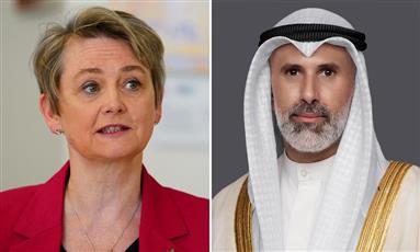 وزير الخارجية يناقش هاتفياً مع نظيرته البريطانية التصعيد العسكري في المنطقة