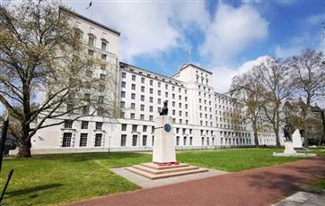 بريطانيا تعلن إسقاط مسيرتين إيرانيتين ووصول إتش إم إس دراغون إلى شرق المتوسط