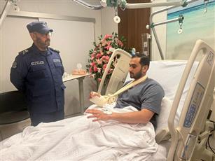 رئيس الإطفاء يطمئن على مصاب خلال أداء الواجب ويؤكد دعم المنتسبين