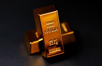 الذهب يرتفع بحذر مع استمرار ضغوط الفائدة