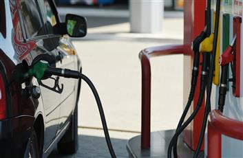 أسعار البنزين في الولايات المتحدة تقترب من 4 دولارات للغالون