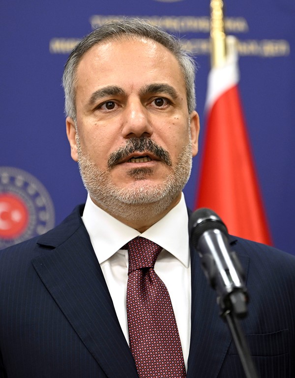 وزير الخارجية التركي والممثلة العليا للاتحاد الأوروبي يبحثان مستجدات الهدنة بين واشنطن وطهران