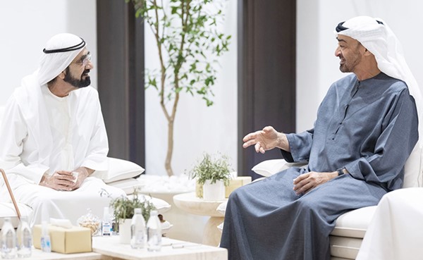 محمد بن زايد ومحمد بن راشد: دولة الإمارات نجحت في مواجهة الأزمة بقوة وصلابة وعزم