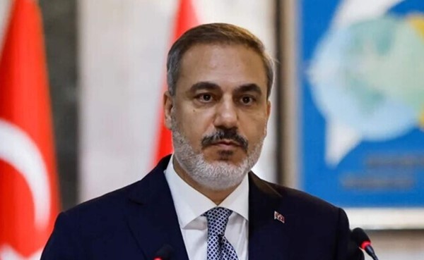 وزير الخارجية التركي يبحث مع نظيريه الإيراني والباكستاني المفاوضات بين طهران وواشنطن