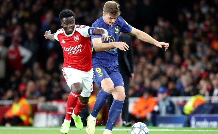 أتلتيكو مدريد وأرسنال في لقاء الطموحات الكبيرة