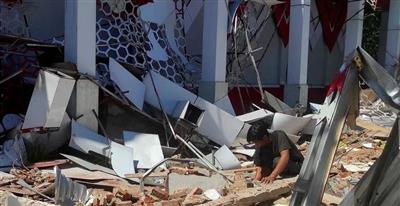 رصد موجات تسونامي بعد زلزال ضرب إندونيسيا