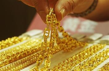 الذهب يغلق عند 4494 دولارا للأونصة نهاية تداولات الأسبوع الماضي