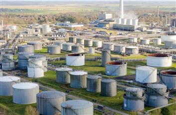 النفط يواصل ارتفاعه مع تشدد الموقف الأمريكي تجاه إيران