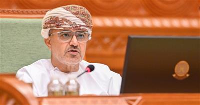 وزير النقل العُماني: لا رسوم على العبور من مضيق هرمز