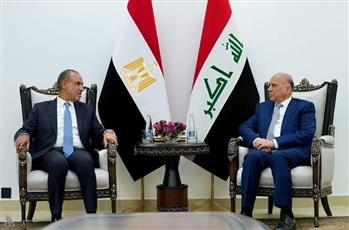 مصر والعراق يبحثان خفض التصعيد ويحذران من مخاطر انهيار الهدنة