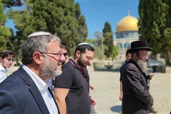 وزير الأمن القومي في حكومة الاحتلال يقتحم باحات المسجد الأقصى
