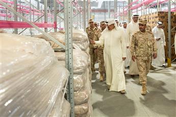 سمو رئيس الوزراء يتفقد إلى هيئة الإمداد والتموين التابعة لوزارة الدفاع