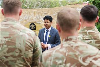 السفير البريطاني: التزامنا بأمن الكويت ثابت… و«Rapid Sentry» تعزز دفاعاتها الجوية