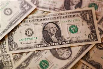 الدولار يتجه لثاني تراجع أسبوعي وسط آمال السلام في الشرق الأوسط