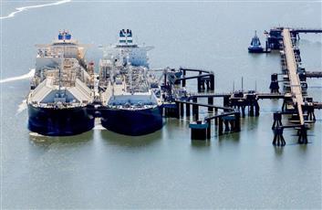 «الطاقة الدولية» تحذر من تراجع كبير في إمدادات الغاز المسال حتى 2030 