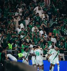 الأهلي السعودي يحتفظ بلقب دوري أبطال آسيا للنخبة بفوزه 1-0 بعشرة لاعبين على ماتشيدا زيلفيا الياباني
