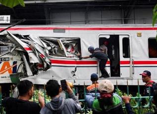 إندونيسيا: ارتفاع عدد قتلى تصادم قطارين إلى 14 شخصاً