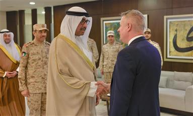 وزير الدفاع يستقبل وزير الدولة لشؤون الجاهزية والصناعة الدفاعية لدى وزارة الدفاع البريطانية