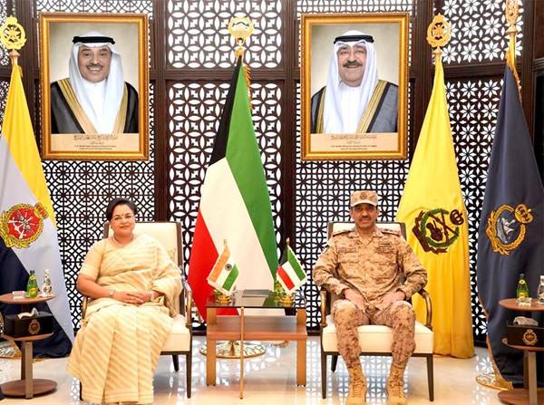 رئيس الأركان بحث مع سفير الهند سبل دعم التعاون المشترك