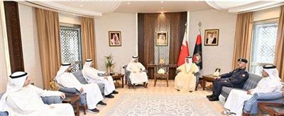 وزير الداخلية البحريني يبحث مع وفد أمني كويتي تعزيز الجهود وتطوير آليات العمل المشترك