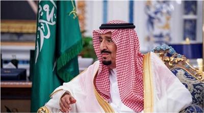خادم الحرمين يهنئ المسلمين بعيد الأضحى ويؤكد شرف خدمة الحجاج